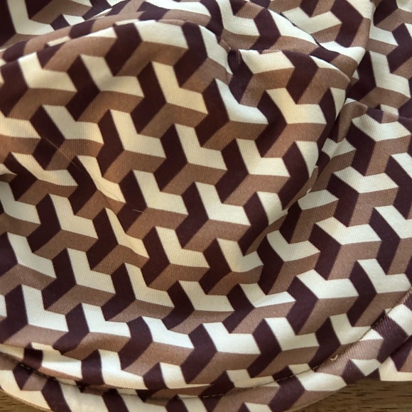 Monday Swimwear Brown and White Geometric Underwire Bikini Top - Picture 4 of 7